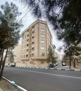 ۹۰ متر ۲ خواب / تاپ ترین لوکیشن پاتریس / غرق نور