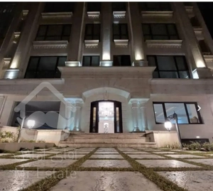 گل سنگ ۱۷۰ متر سه خوابه فول مشاعات لابی