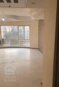 فرشته ۱۳۰ متر طبقه بالا