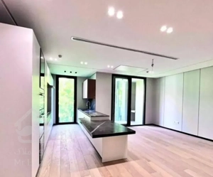 آپارتمان ۲۰۰ متری ۳ خواب ، مستر کلید نخورده جردن