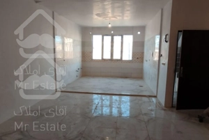 اپارتمان نوساز ، مرتضی گرد