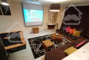 300 متر دربست با میز بیلیارد