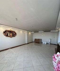 121 متر / تک واحد / فول امکانات / املاک آریا