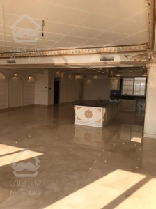 ۲۸۸متر ۳خواب نور گیر عالی  فروش فوری شهرک راه اهن