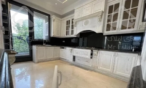 ۲۴۰ متر/اجودانیه/ فول مشاعات/نورگیر