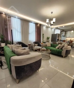 ۸۰ متر ، بسیار لوکس ، غرق در نور / نارمک جنوبی