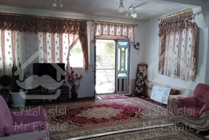 ویلایی ۳۰۰متر زمین با ۱۳۰متر بنا سند دار