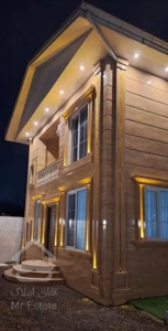 معاوضه یا فروش 300 متر ویلا نوساز  دوبلکس استخردار