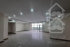 ۱۳۲ متر سه کله نیاوران‌ 'سفر'