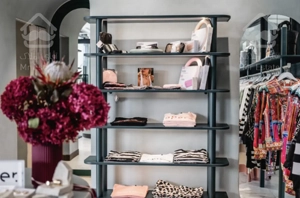 خرید مغازه دزاشیب ۱۳ متر مغازه پاساژ شمرون