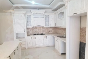 واحد ۱۳۰ متری فول امکانات