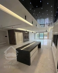 نیاوران گلسنگ ۲۲۰ متر سه خواب مستر زیرقیمت