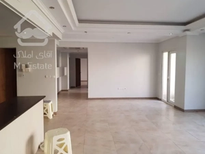 ۱۳۵ متری شاهین شمالی فول استخر سونا جکوزی سالن ورزش سالن تشریفات لابی لابی من فضای سبز و