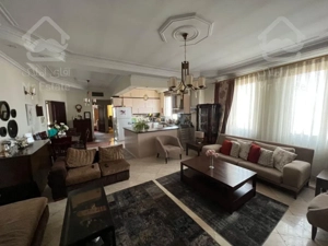 ۹۰متر/کل فضاها نور مستقیم/ویو دار/کم واحد