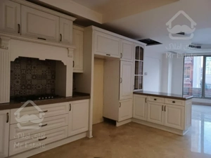 اجاره و رهن آپارتمان زعفرانیه 200  متر اکازيون