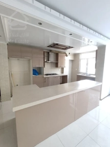 اجاره 135 متری اختیاریه