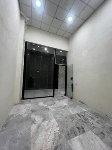 رهن و اجاره مغازه 38 متری در رونیکامال هروی