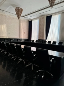 در قلب شبکه اداری / 84 متر