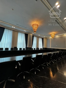 دفتر کاری شیک با دسترسی عالی