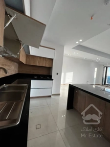 پیش فروش واحد 120 متری 2 خواب غرق نور در منطقه 8