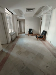 اجاره موقعیت اداری   74 متر   در کوه نور