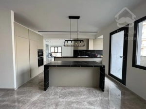 فروش آپارتمان 200 متری در زعفرانیه