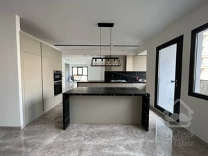 فروش آپارتمان 200 متری در زعفرانیه