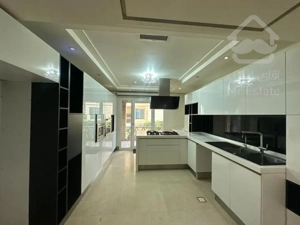 اجاره آپارتمان 220 متری در در زعفرانیه