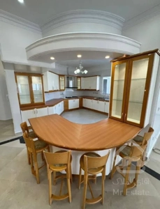 رهن آپارتمان 300 متری در زعفرانیه