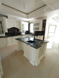 رهن آپارتمان 280 متری در زعفرانیه