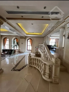 رهن آپارتمان 185 متری در زعفرانیه