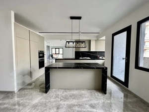 فروش آپارتمان 200 متری در زعفرانیه