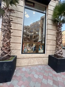 فروش مغازه 23 متری در مرکز خرید رونیکا مال هروی