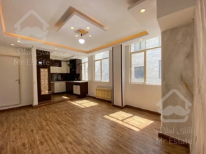 ۶۰متر*سالن پرده خور*بسیار خوش نور نقشه