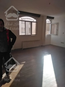 ۷۰ متر فول رو به آفتاب در باغ فیض