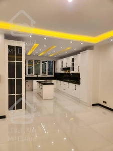 ۸۵متر/سالن پرده خور/بدون ضعف