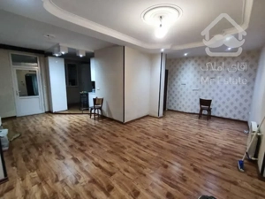 ۸۲ متر/نما تراورتن/فول امکانات/خوش نقشه/چهارباغ