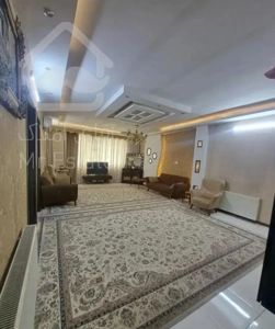 واحد ۱۰۰ متری با Aو P چسبیده به مترو و brt