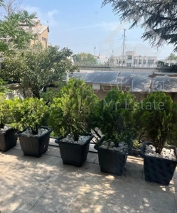 آپارتمان ۱۴۰ متر۲ خواب با ۱۰۰ متر حیاط اختصاصی