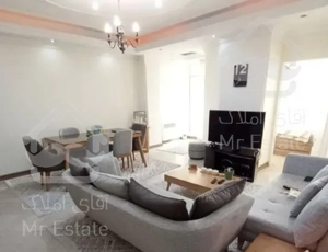 ۶۸متر/دوخوابه/خوش نقشه/غرق در نور/سالن مربع