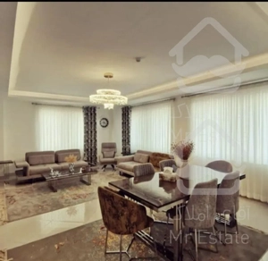 ۱۳۵ متری سه خوابه شیک در خیابان جمهوری