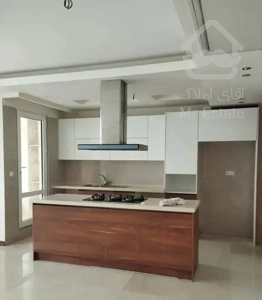 ۵۲متر با اسانسور وانباری