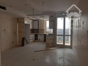 ۶۵متر دوخواب فول امکانات رو به افتاب