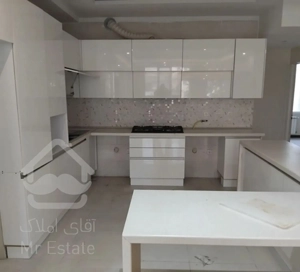 بلوار دهکده 125 متر آپارتمان 2 خواب