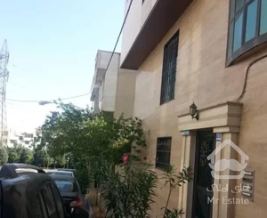 ۷۶/خوش نقشه/شناور در نور