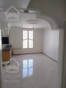 ۷۰متر دوخوابه/پارکینگ دار