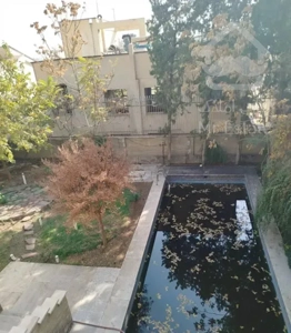 ۸۰۰ متر.  ویلایی در شهرک غرب