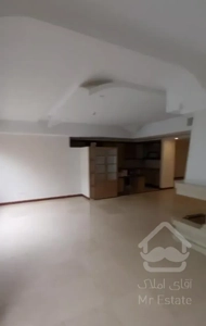 آپارتمان ۱۴۰ متر دیباجی شمالی