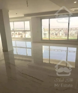 برج باغ نیاوران ۱۳۵ متر ۲ خواب ۲ پارکینگ نوساز