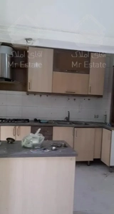 80متر، شمالی، سالن غرق نور